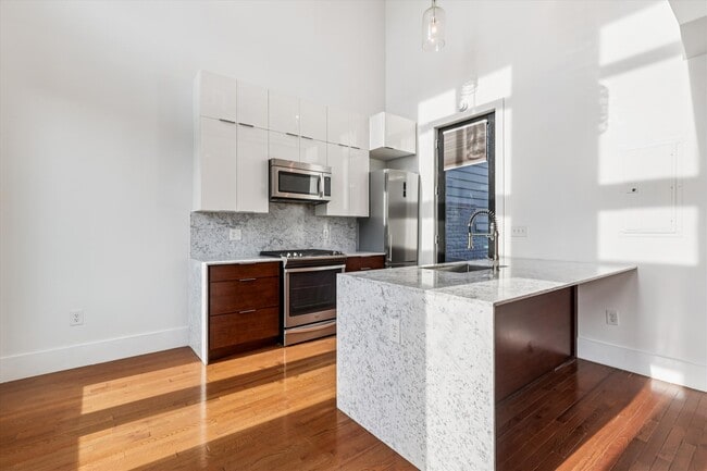 Photo - 1469 Harvard St NW