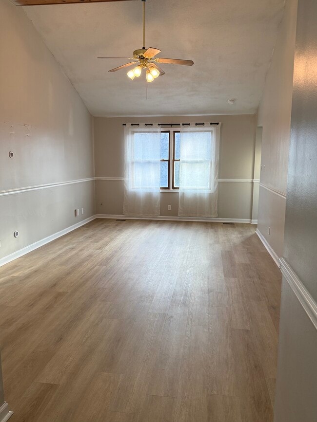 Photo - 1939 Meridian Dr