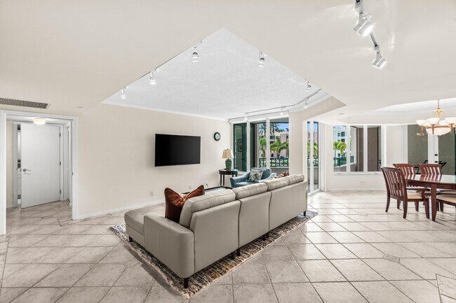Photo - 100 SE 5th Ave Unit 311
