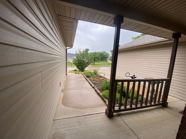 Photo - Spacious 4-Bedroom Home with 2-Car Garage in Columbia, MO
