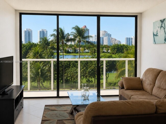 Photo - 3675 N Country Club Dr Unidad 508