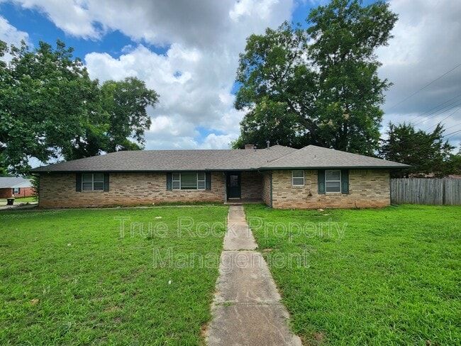 Building Photo - 329 S Morrison Dr