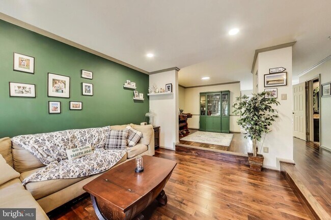 13630 Cedar Creek Ln