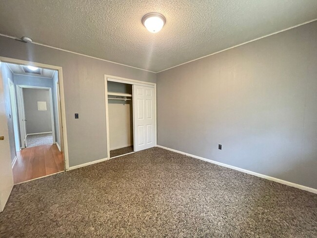 5364 S Hutchinson Ave Unidad B5