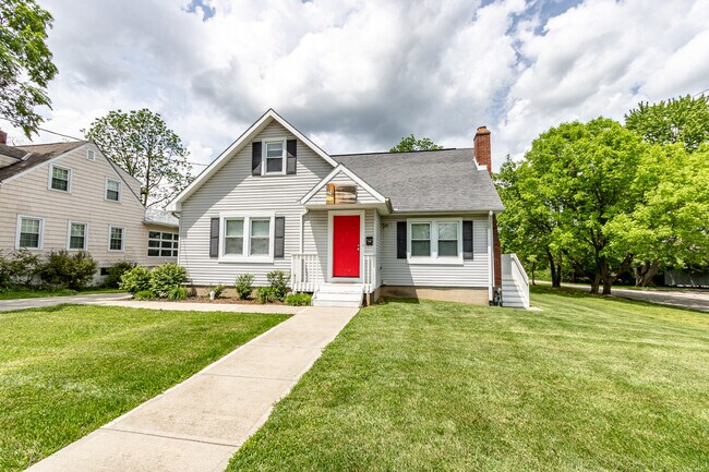 Photo - 100 W Central Ave