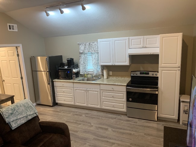 Photo - 3670 Wren St