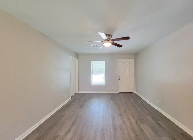 Photo - 2810 Forest Oaks Dr