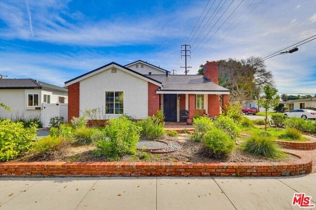 2200 Easy Ave