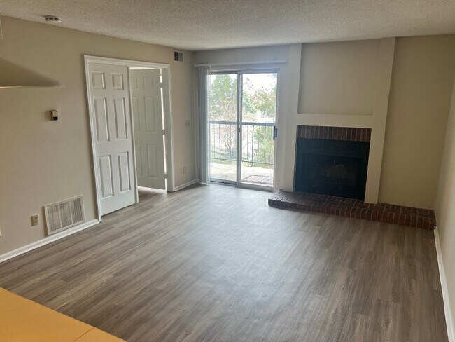 Photo - Cozy condo in the Chestnut Community! Unidad K10