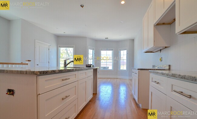 11 Islington St