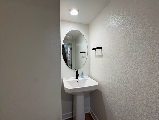 Photo - Modern 3BD/3BA in San Marcos