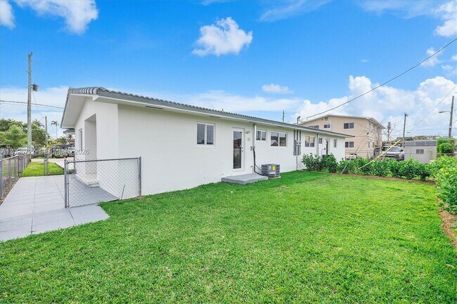 Photo - 3820 SW 92nd Ave Unit 3820