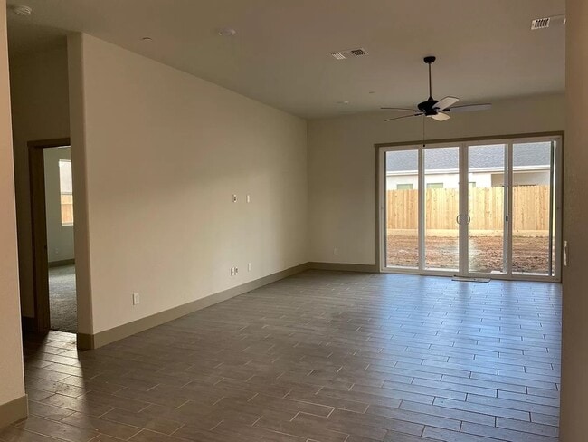 Photo - 2467 Valverde Dr