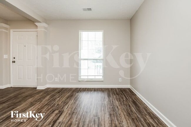 Photo - 6005 Monroe Crossing