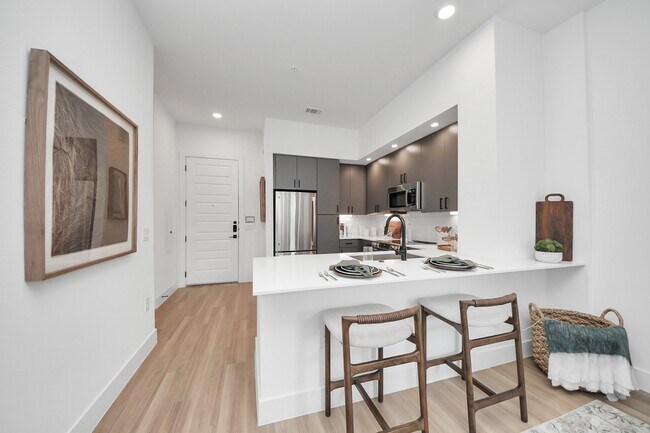 Photo - 15635 Memorial Dr Unidad 142