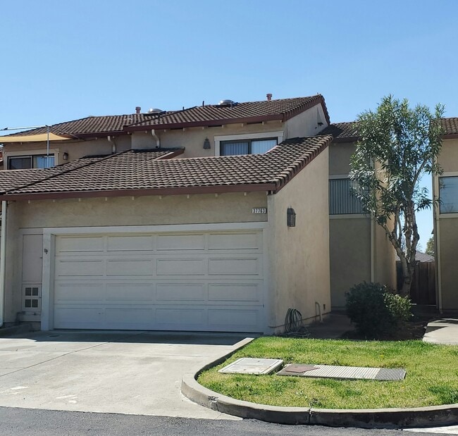Building Photo - 37763 Cedar Blvd