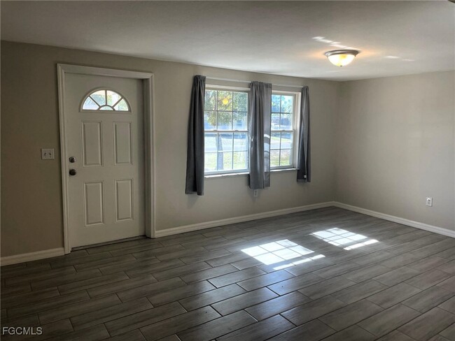 Photo - 2173 Barry Dr