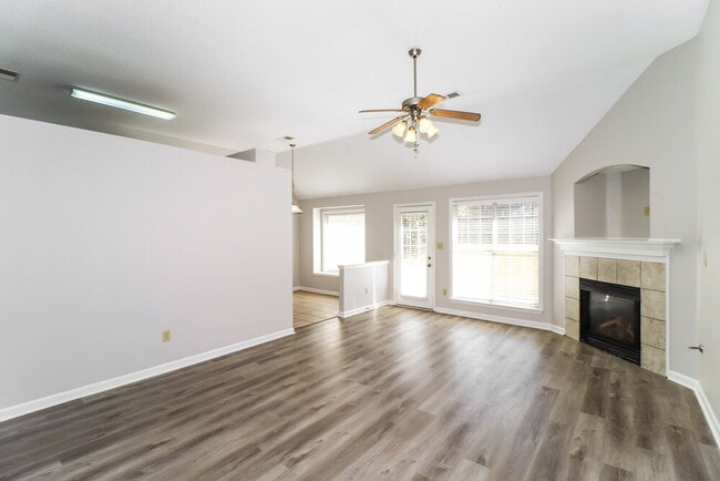 Photo - 10109 Lynham Dr