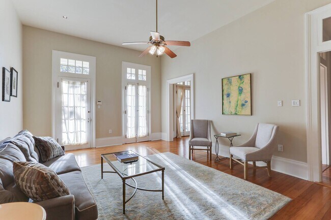 Photo - 8003 Willow St