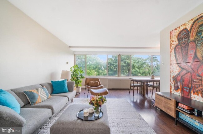 Photo - 1210 N Taft St Unit 504