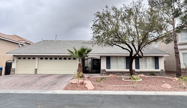 Gorgeous 1 Story Home in Gated Community - Gorgeous 1 Story Home in Gated Community