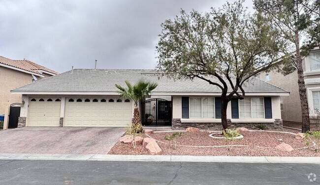 Building Photo - Gorgeous 1 Story Home in Gated Community