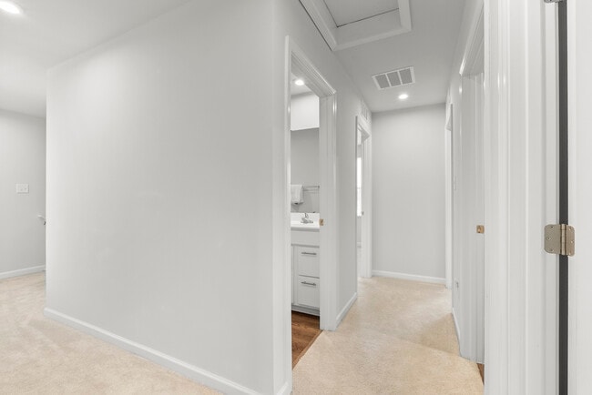 Photo - 161 Robinia Rd