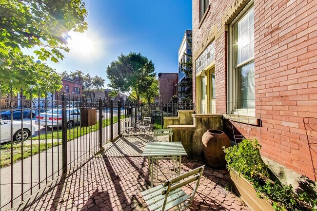 Photo - 2148 W Erie St Unidad 1