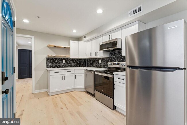 Photo - 431 S 62nd St