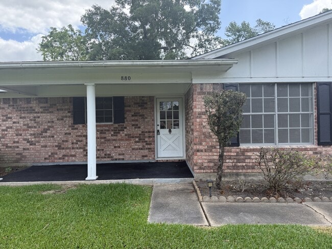 Photo - 880 Lockwood Dr