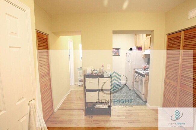 Photo - 1311 N Bosworth Ave Unit BM