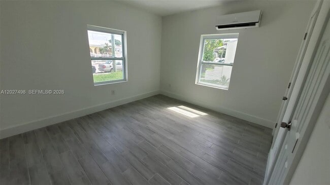 Photo - 560 NW 53rd St