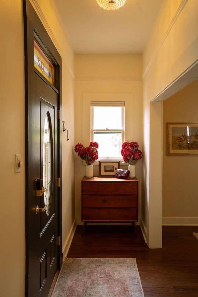 Photo - 112 E 16th St