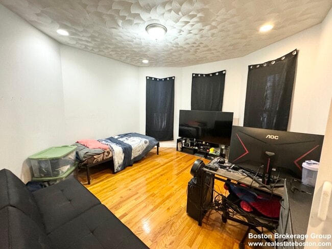 Photo - 157 E Cottage St Unit 1