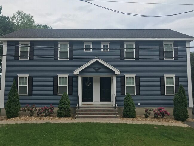 Unit 3 Left Side - 3 B St Townhome