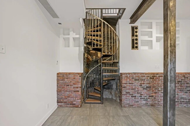 Photo - 9009 Riverside Pl Unit 1