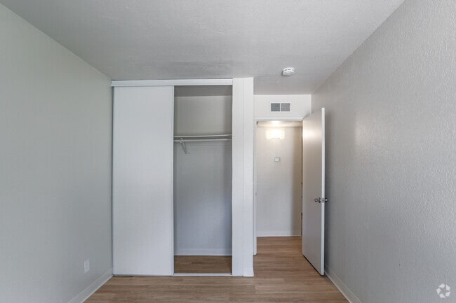 2BR, 1BA - 765SF - Bedroom