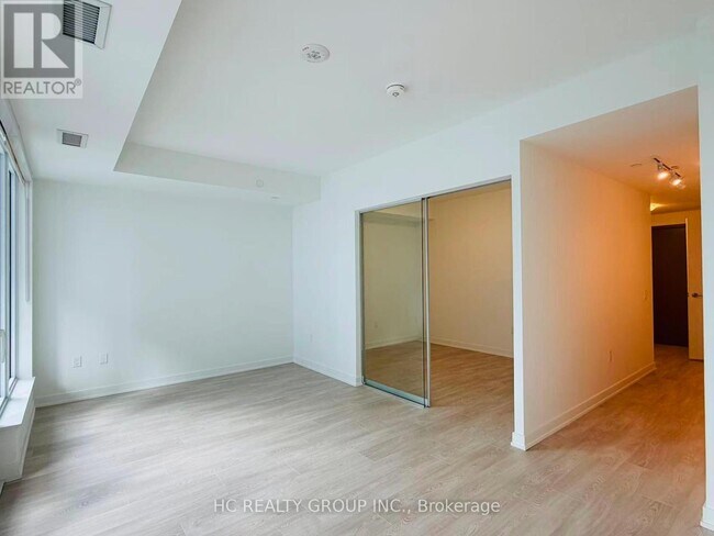 Photo - 634 Church St Unité 3002