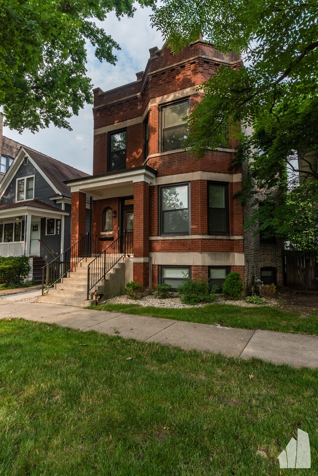 Building Photo - 839 Lyman Ave Unit 2