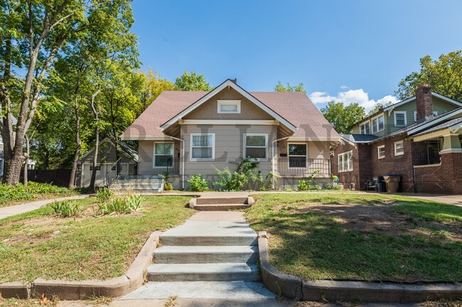 Photo - 446 N Fountain St