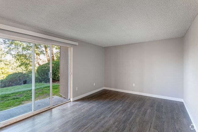 2BR, 1BA - 830-850SF