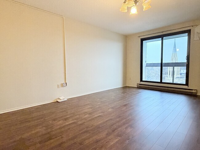 Photo - 1653 Ouellette Ave Unit 702