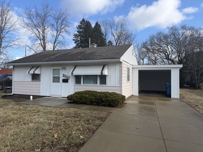 Building Photo - 2007 Schuyler Dr