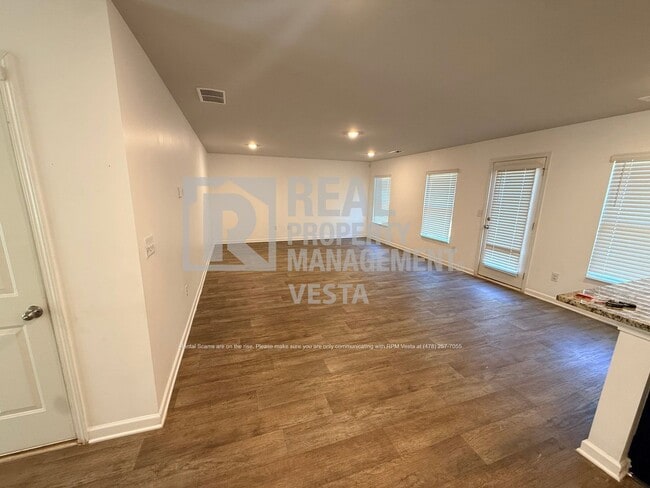 Photo - 187 Goodall Woods Dr