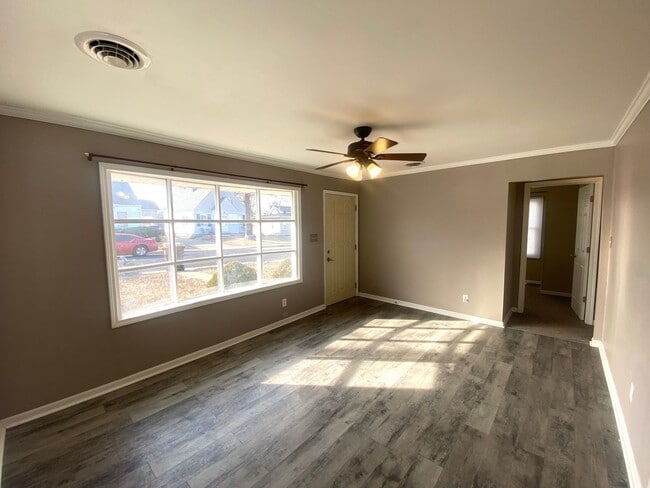 Photo - 1311 W Maywood Ave