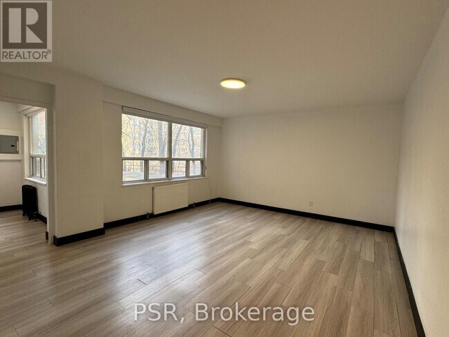 Photo - 600 Eglinton Ave E Unit 105