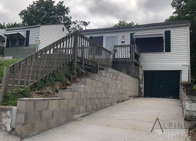 Building Photo - Well Kept Block in Vineyard! Rental
