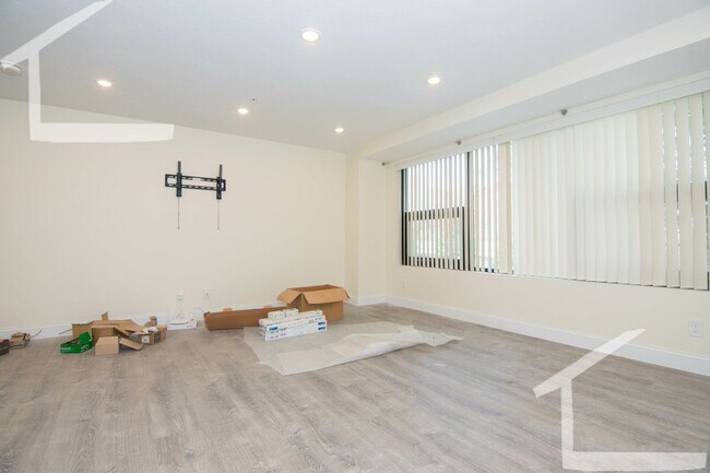 Photo - 9/1 No Fee! Loft-style Studio on Comm Ave w/AC, elevator!