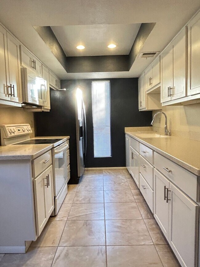 Photo - GORGEOUS REMODEL! 2 BED 2 BATH IN POINTS W...