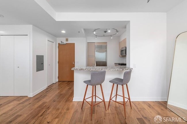Photo - 425 1st St